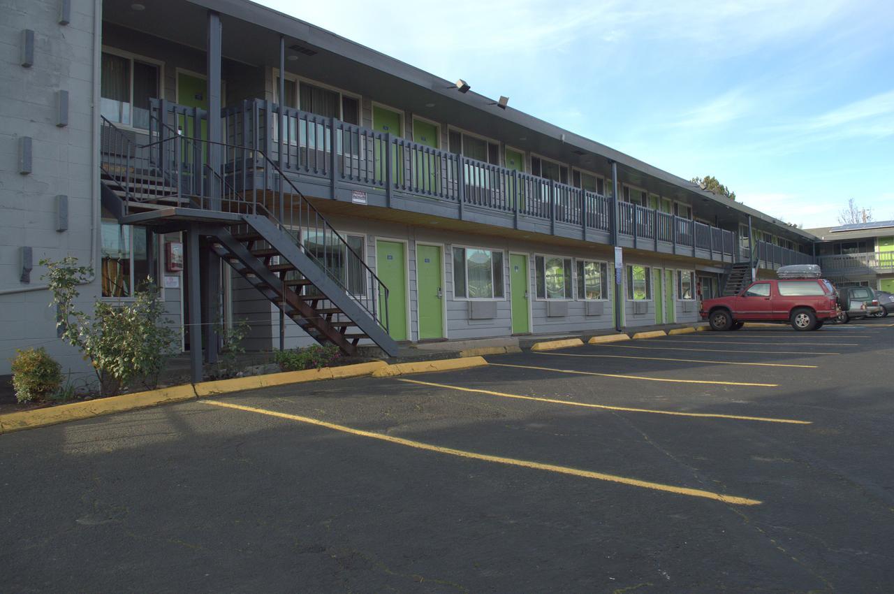 Banfield Motel