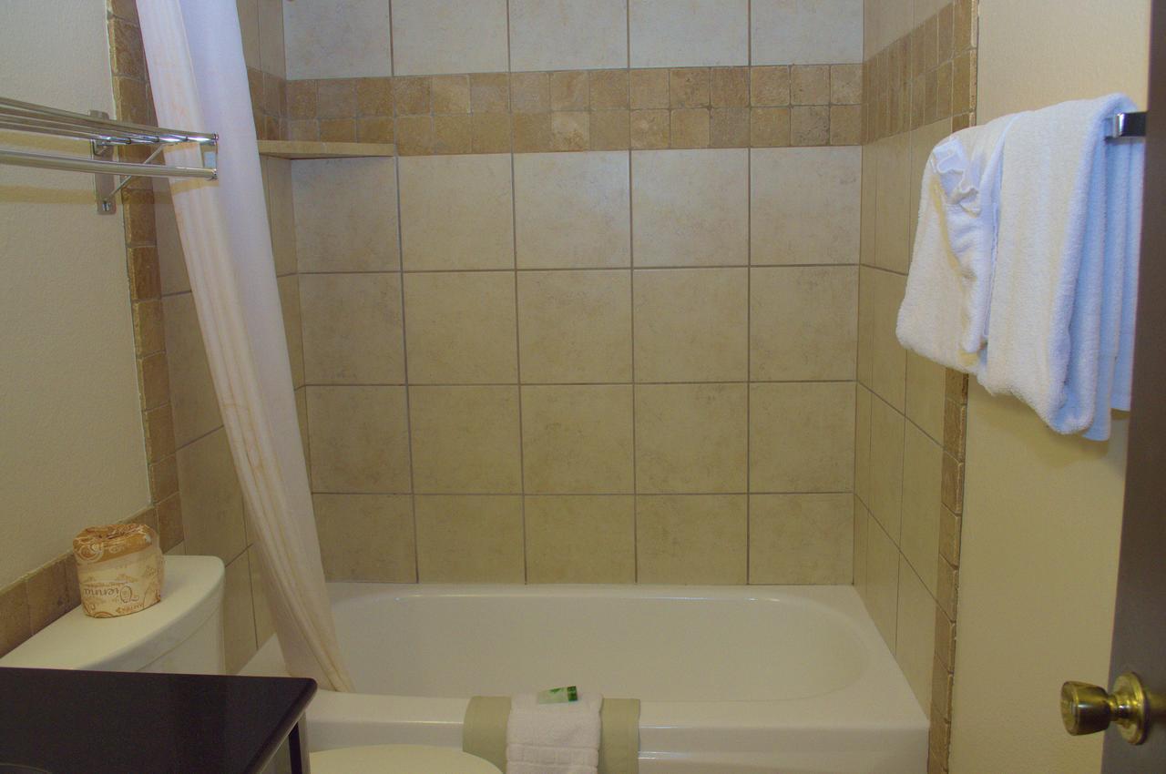 Banfield Motel