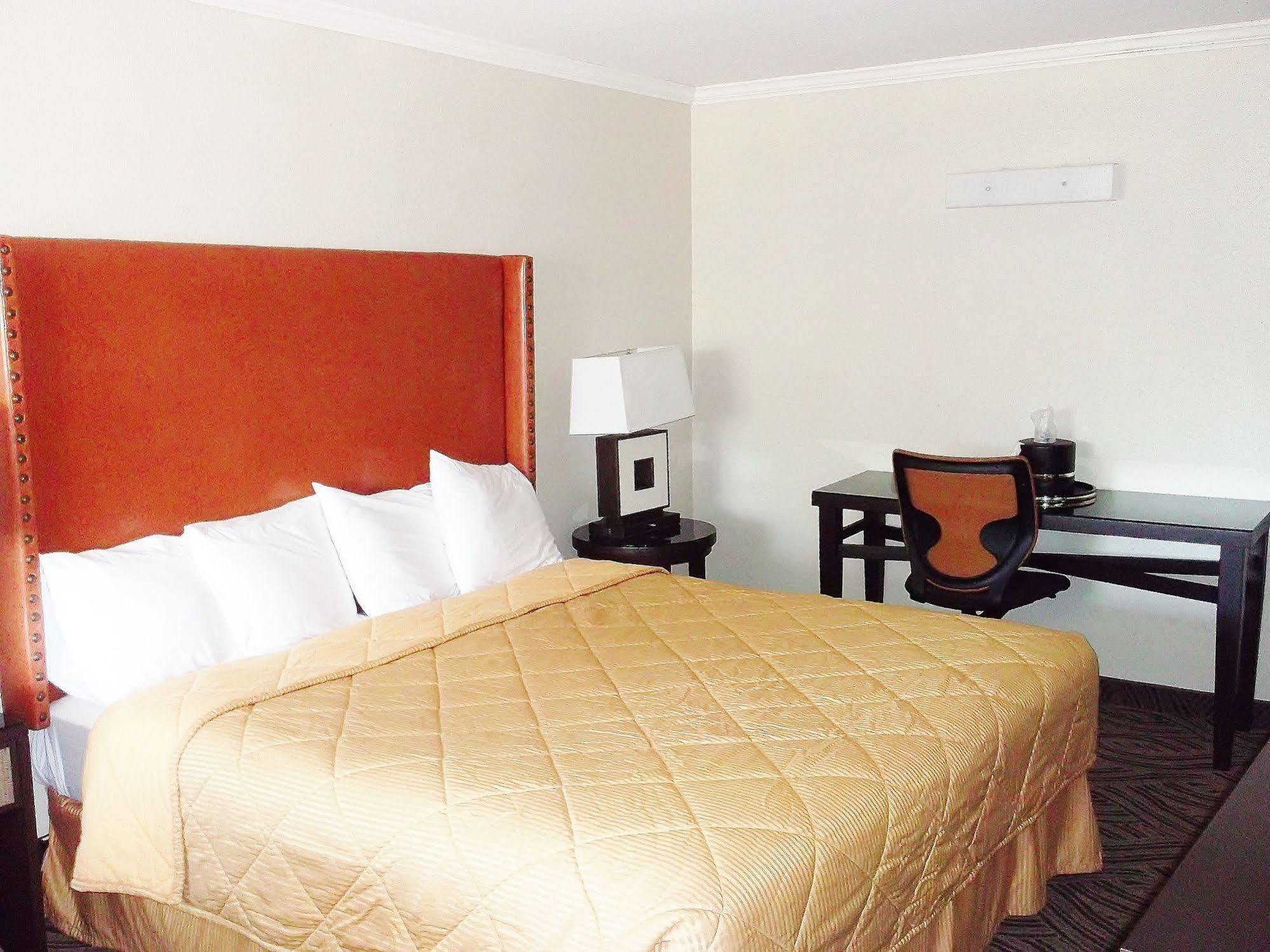 Banfield Motel *