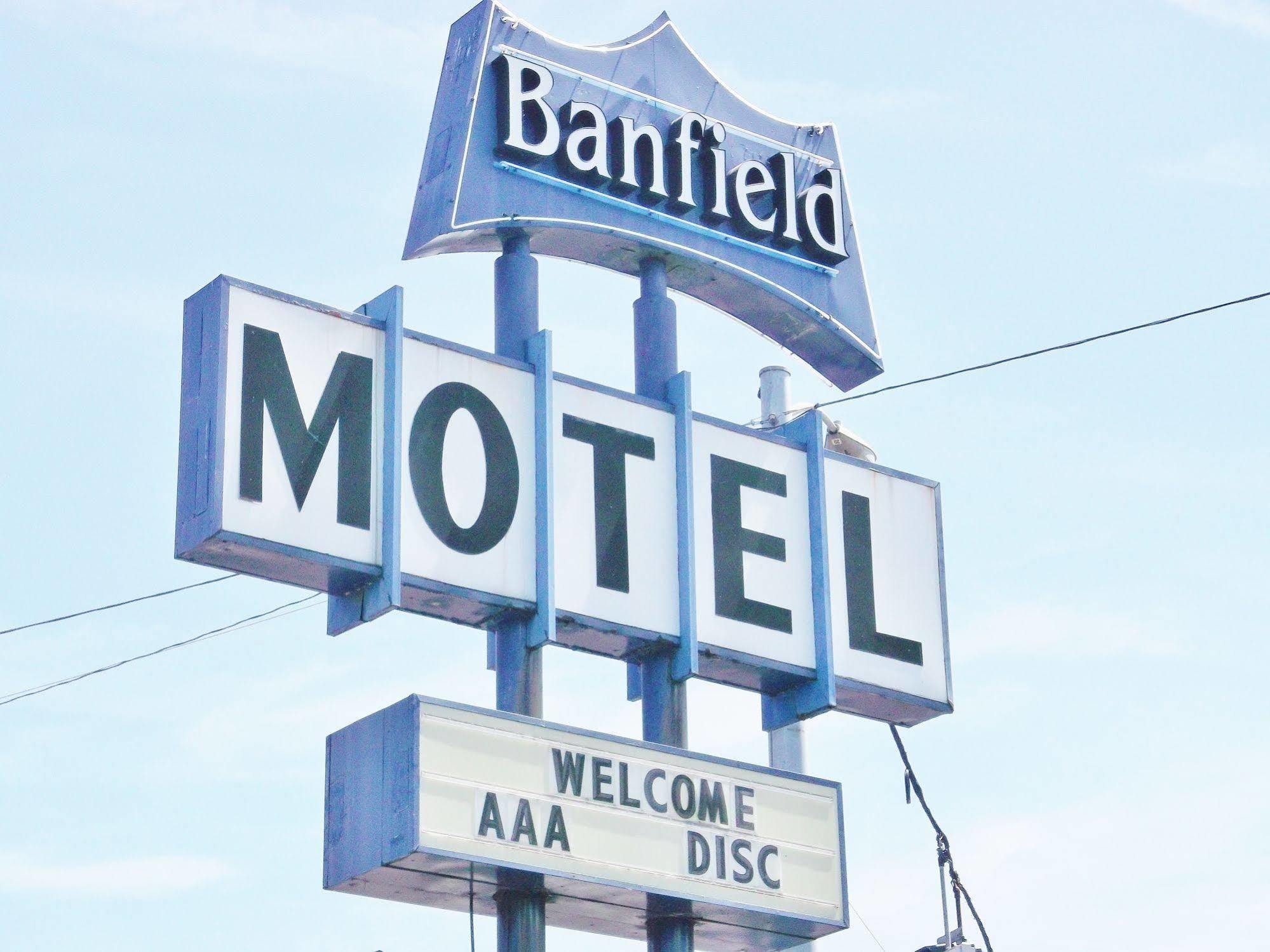 Banfield Motel *